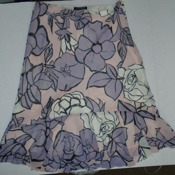 Sexy Fun Flirty Floral Print Flare Bottom Skirt - Picture 4 of 5